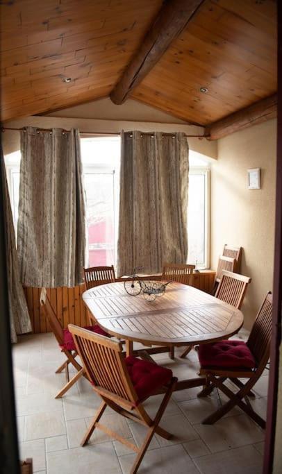Petit Paradis . Pujaut Buitenkant foto